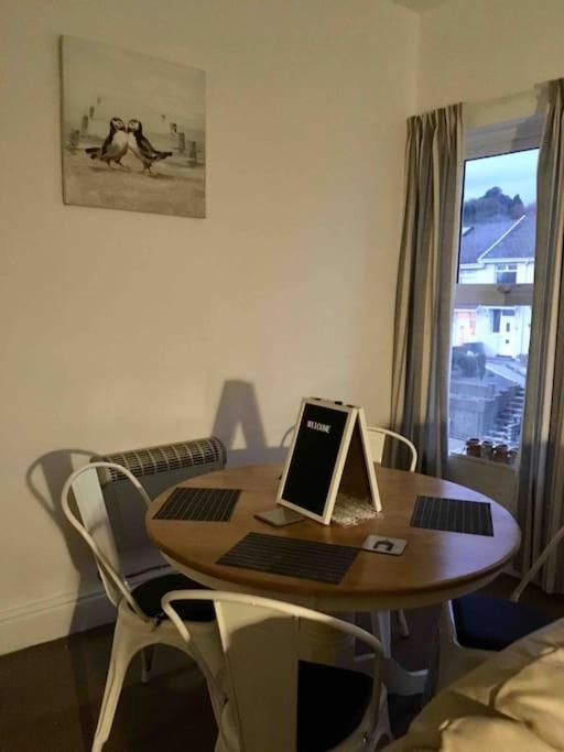 Hillcrest Cottage, Comfy Flat, Trendy Uplands Area Swansea Extérieur photo